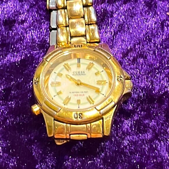 Guess Vintage Glow in the Dark Vintage Watch New Battery - Picture 4 of 7